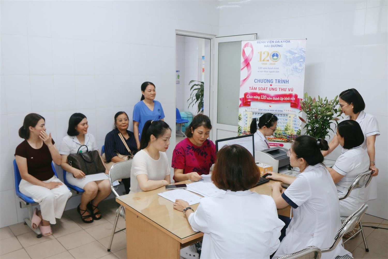 Hướng tới dấu mốc 120 năm: Bệnh viện Đa khoa Hải Dương chăm lo sức khỏe đội ngũ cán bộ nhân viên, lan tỏa giá trị nhân văn từ chương trình tầm soát ung thư vú